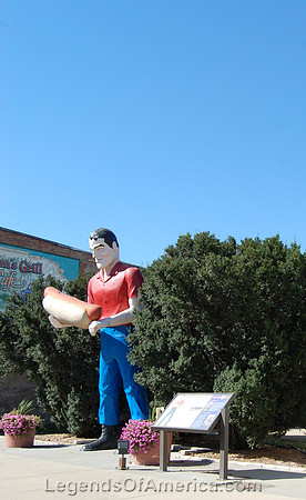 Atlanta, IL - Muffler Man