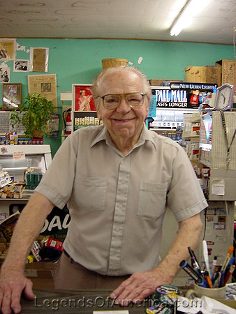 Lebanon, MO - Wrink's Market Owner Glenn Wrinkle