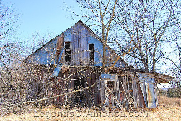 Cole Camp, MO - Ghost Farm Barn