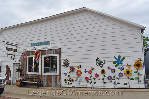 Mayetta, KS - Antiques