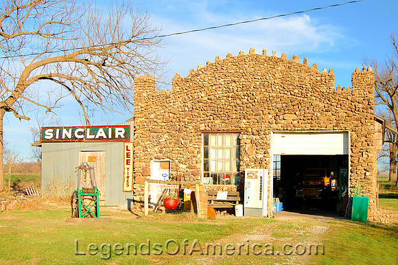 Paris Springs Junction, MO - Gay Parita Garage