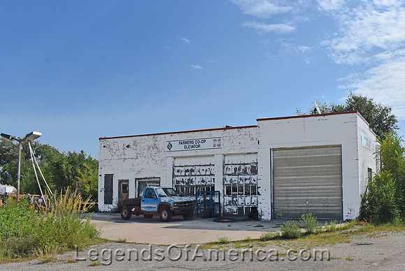 Morrowville, KS - Farmers Co-op