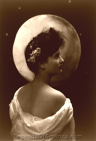 Woman Moon, 1900