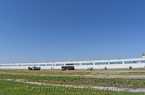 Hutchinson, KS - Commercial Building