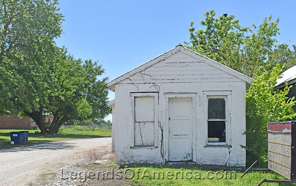 Stark, KS - Tiny Building