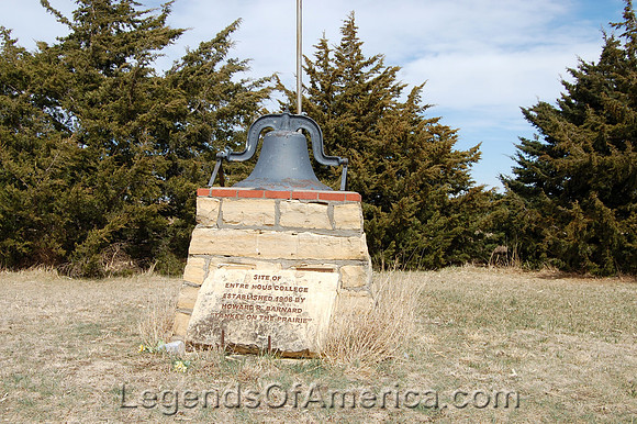 McCracken, KS - Entre Nous College Marker