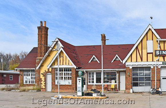 Chetopa, KS - Old Gas Station - 2