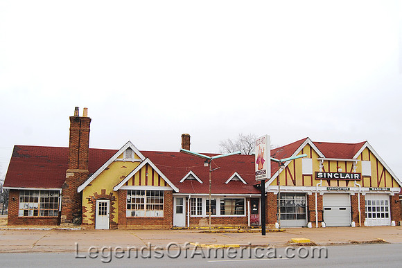 Chetopa, KS - Old Gas Station