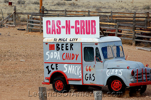 Truxton, AZ - Gas 'N' Grub - Truck