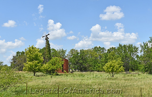 DouglasCounty-WindmillSilo
