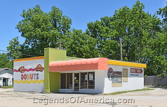 Burlington, KS - Donuts