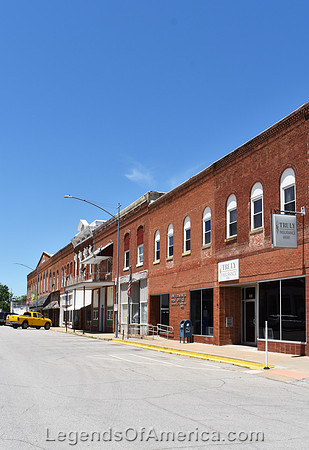 Mound City, KS - Building Row
