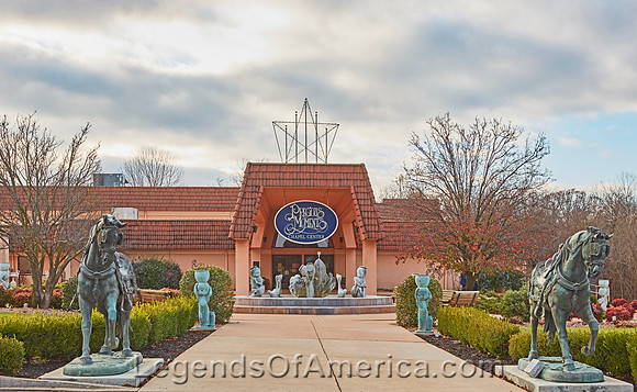 Carthage, MO - Precious Moments Chapel