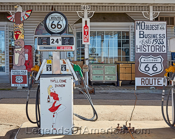 Rolla. MO - Totem Pole Trading Post