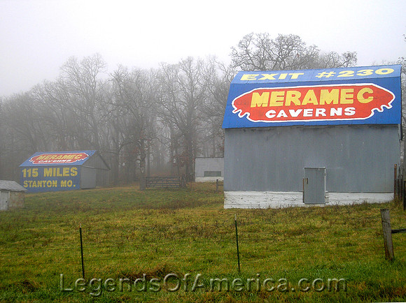 Philllipsburg, MO - Meramec Caverns Barn
