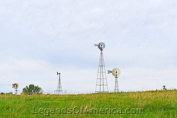 Hiawatha, KS - Windmills