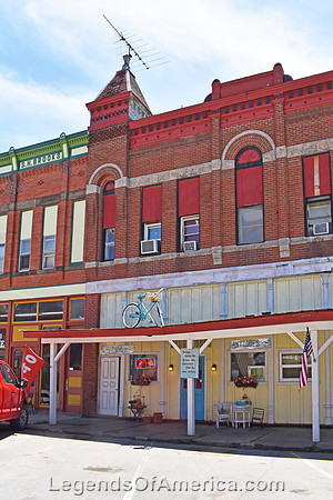 Mound City, KS - Business Building - 2