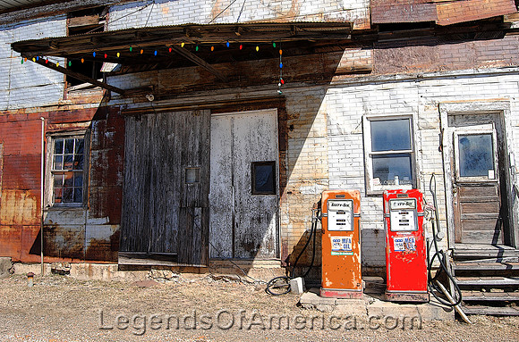 Florence, MO - Gas & Garage