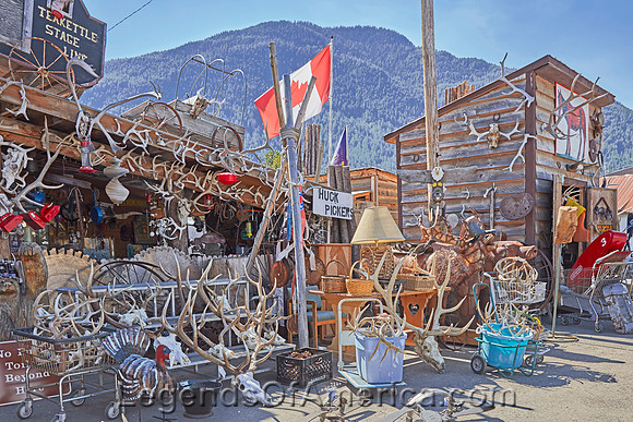 Hungry Horse, MT - Collectibles Shop - 3
