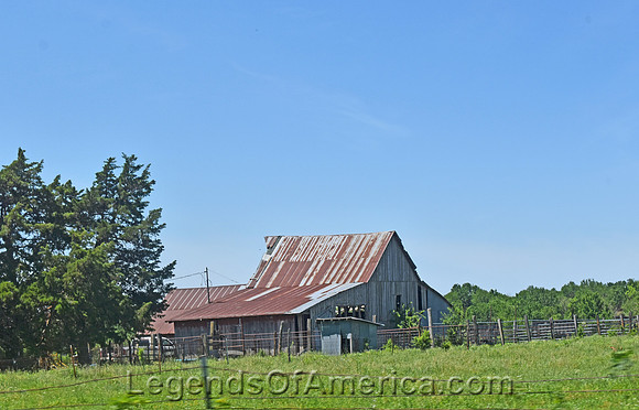 Savonburg, KS - Old Barn