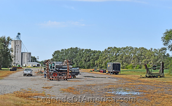 Bridgeport, KS - Agricultural Equipment & Buildings