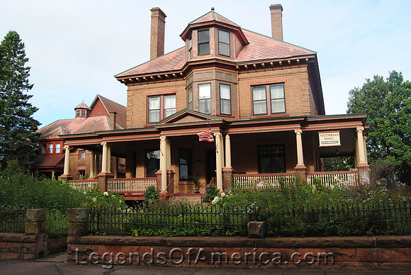 Larium, MI - VictorianHall