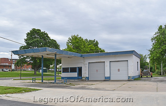 Hiawatha, KS - Old Gas Station