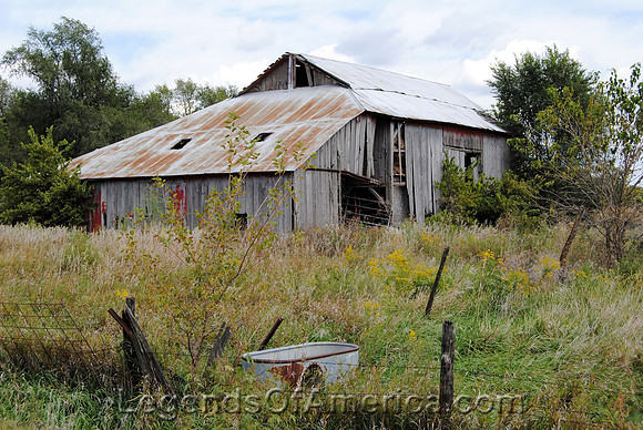 Lock Springs, MO - Barn