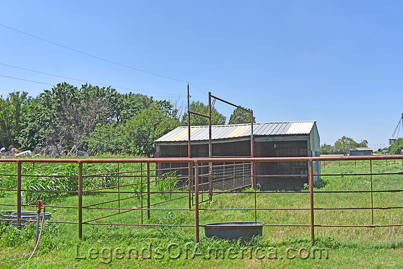 Perth, KS - Animal Pen