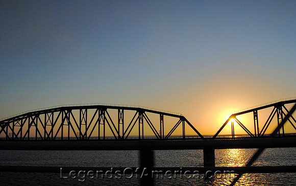 Del Rio, TX - Sundown & Railroad Bridge