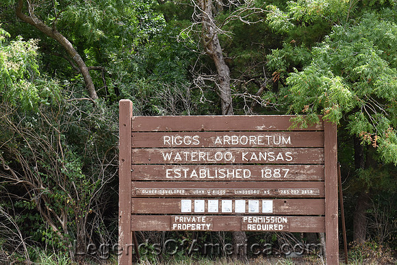 Waterloo, KS - Riggs Arboretum Sign