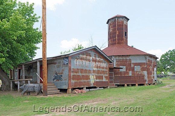 Grand Saline, TX - Old Metal Cotton Gin - 2