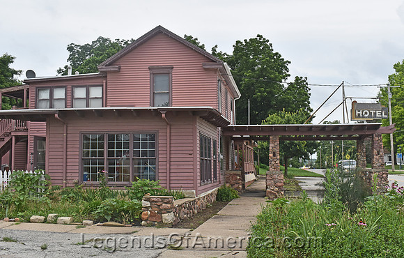 Tonganoxie, KS - Old Hotel