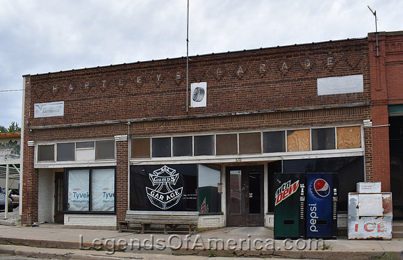 Morrill, KS - Garage