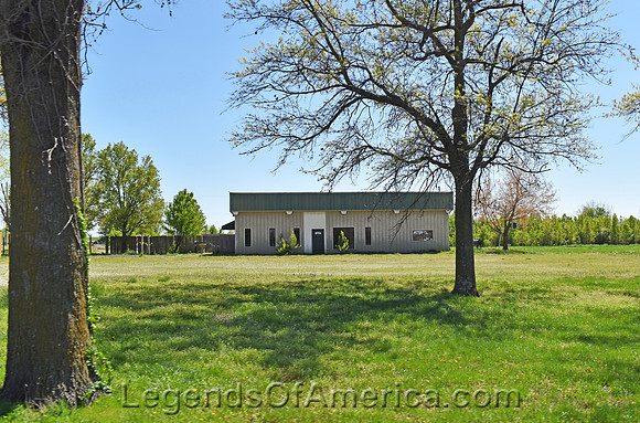Opolis, KS - Business Building
