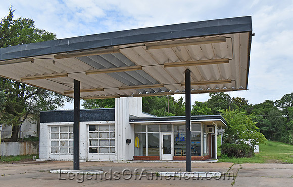 Kingman, KS - Old Gas Station