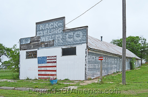 Waldo, KS - Building