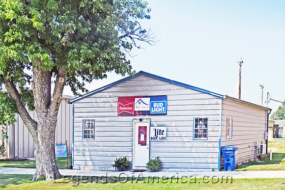 Maple Hill, KS - Bar