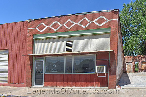 La Harpe, KS - Building - 3