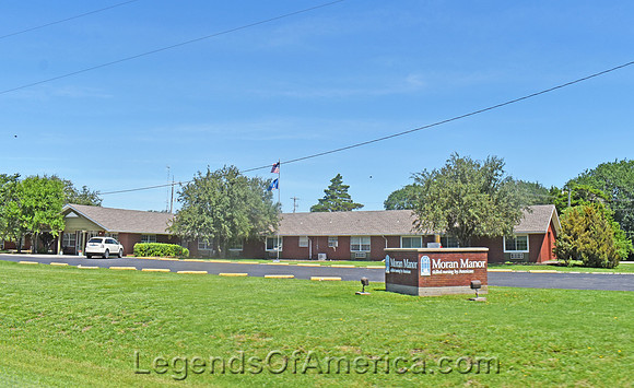 Moran, KS - Moran Manor