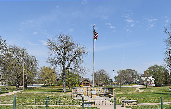 Howard, KS - Veterans Memorial