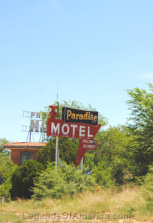 Tucumcari, NM - Paradise Motel Sign