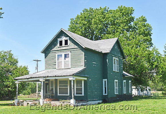 La Harpe, KS - House