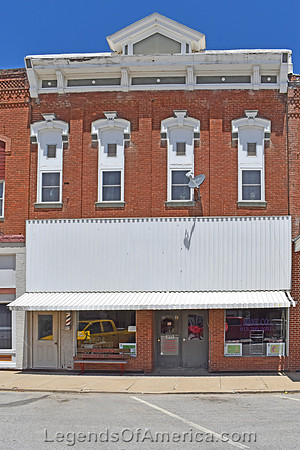 Mound City, KS - Business Building