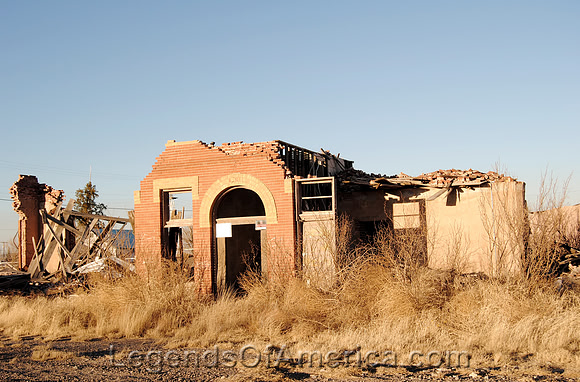 Toyah, TX - Crumbling Building