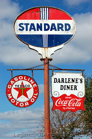 Cuba, MO - Bob's Gasoline Alley - 4