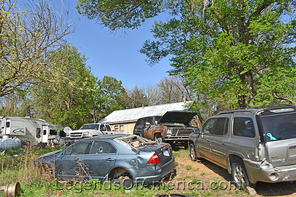 New Albany, KS - Junk