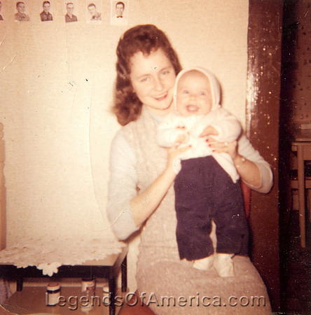 Wanda & Kathy Weiser, 1960